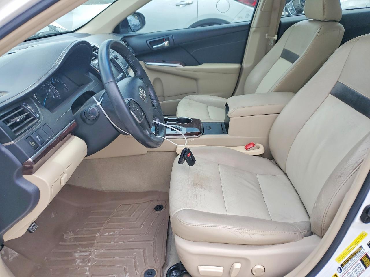 Toyota Camry Xle V6