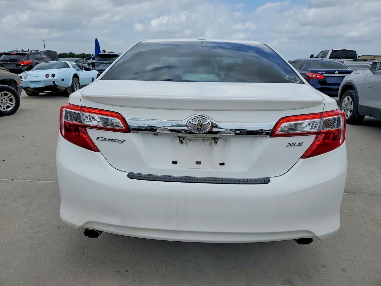 Toyota Camry Xle V6
