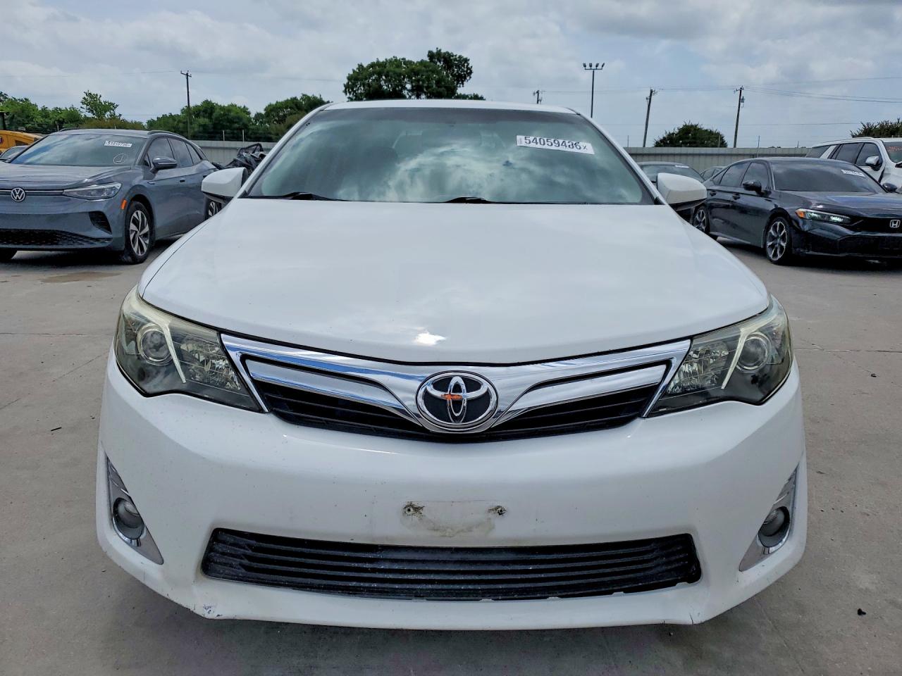 Toyota Camry Xle V6