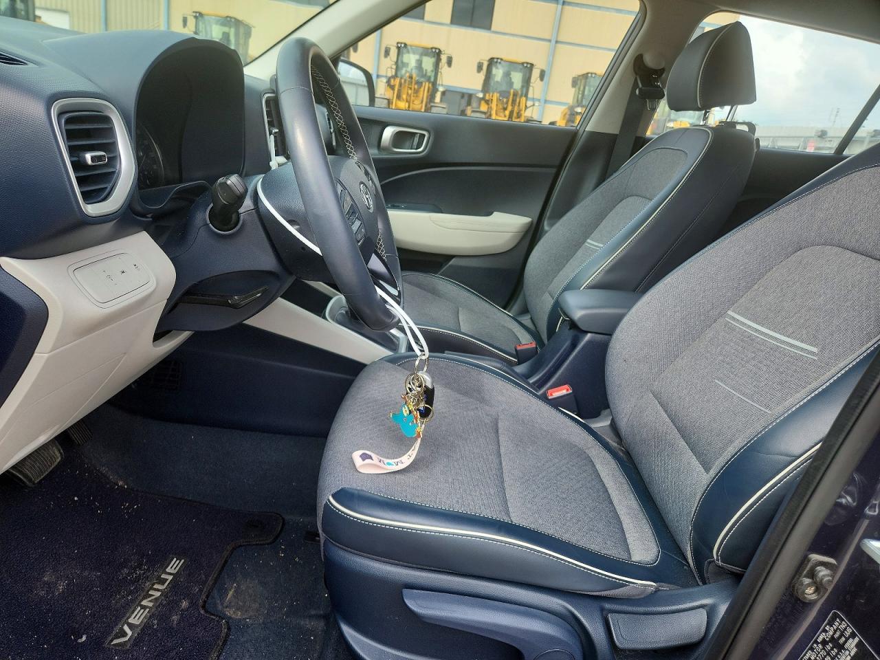 Hyundai Venue Deni Denim