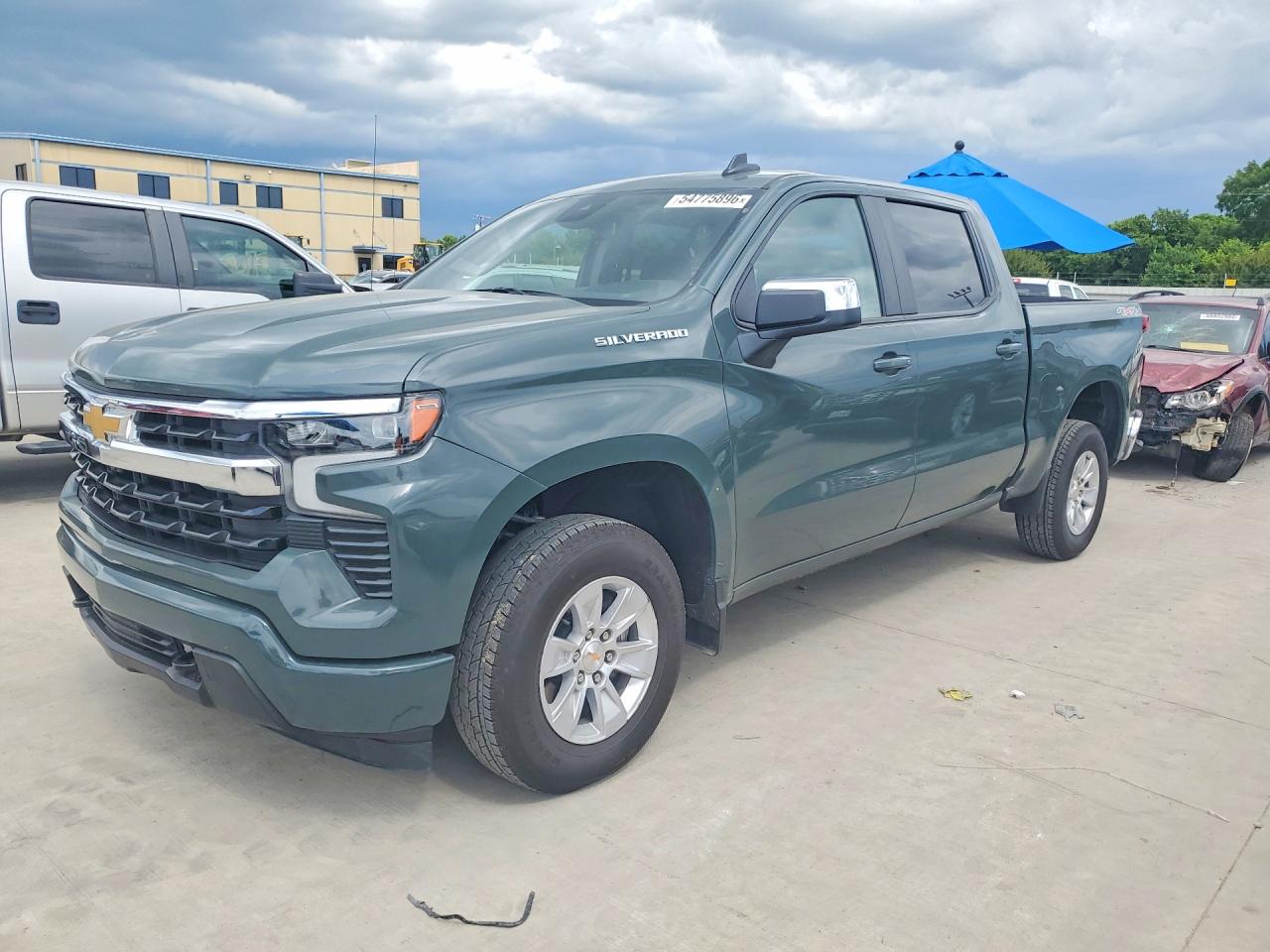 Salvage Chevrolet Silverado Image