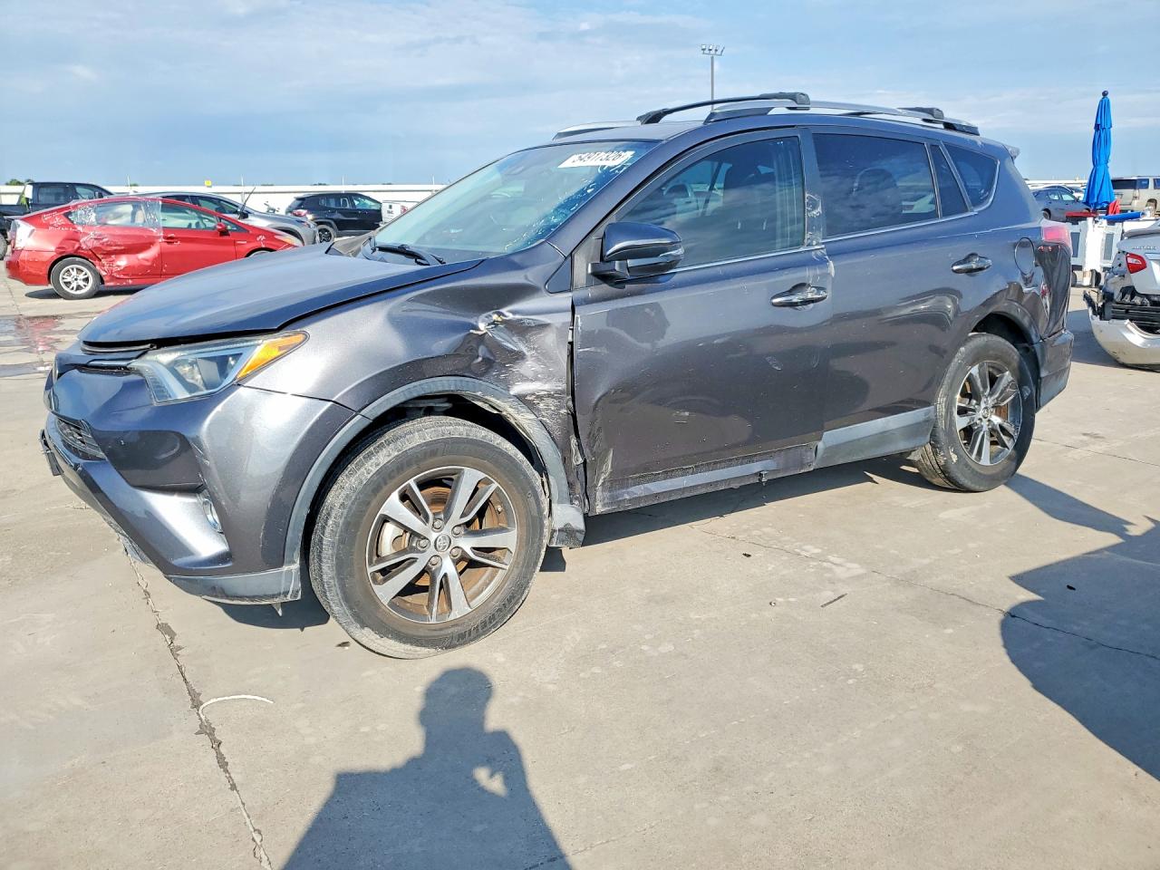 Salvage Toyota RAV4 Image
