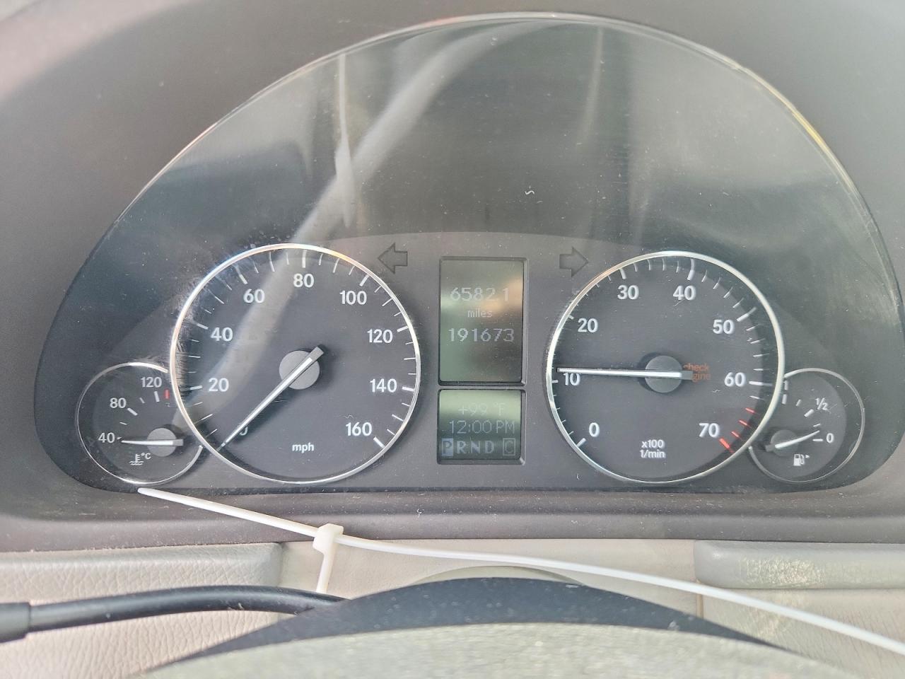 Mercedes-Benz C-Class 230