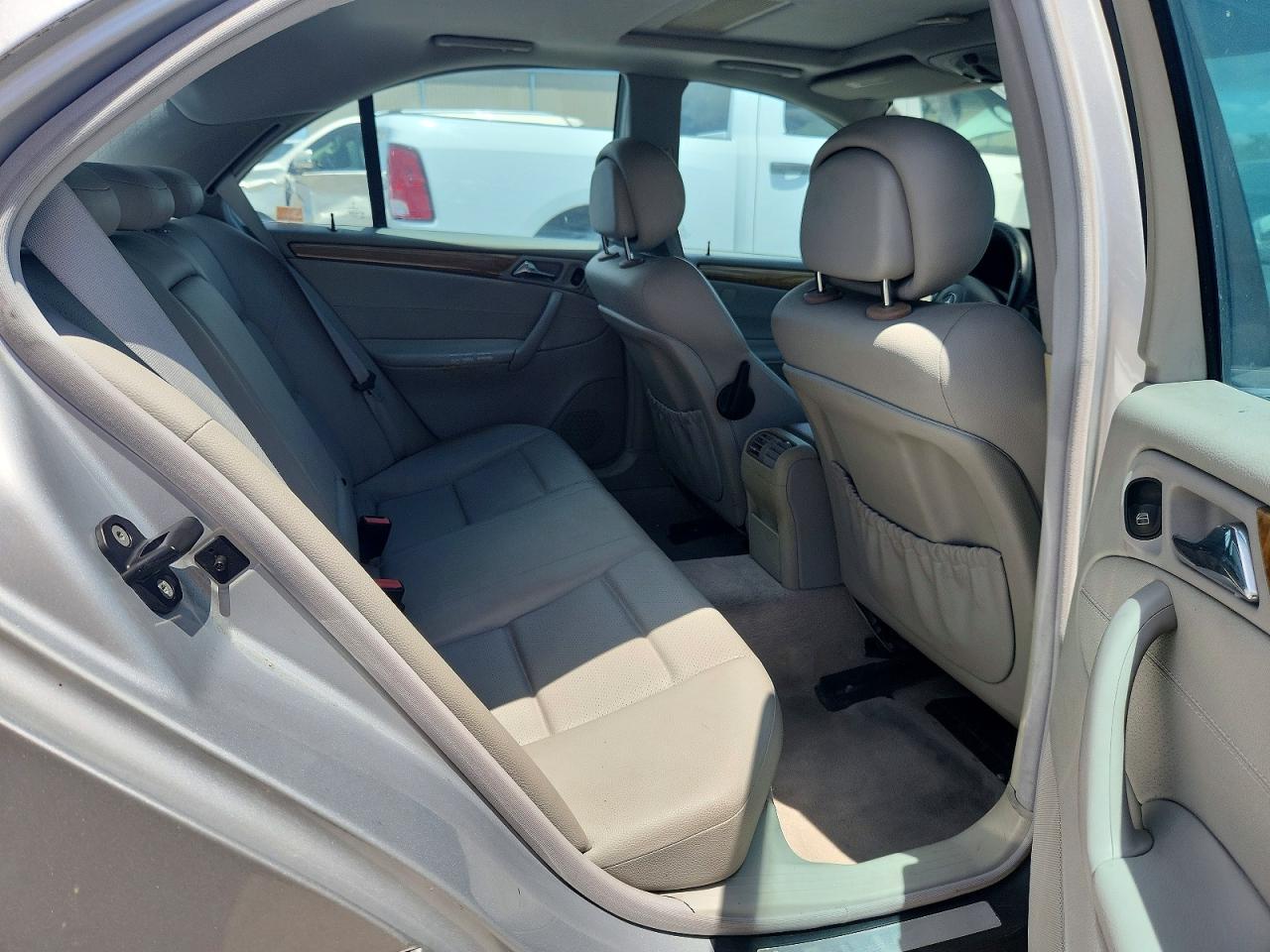 Mercedes-Benz C-Class 230