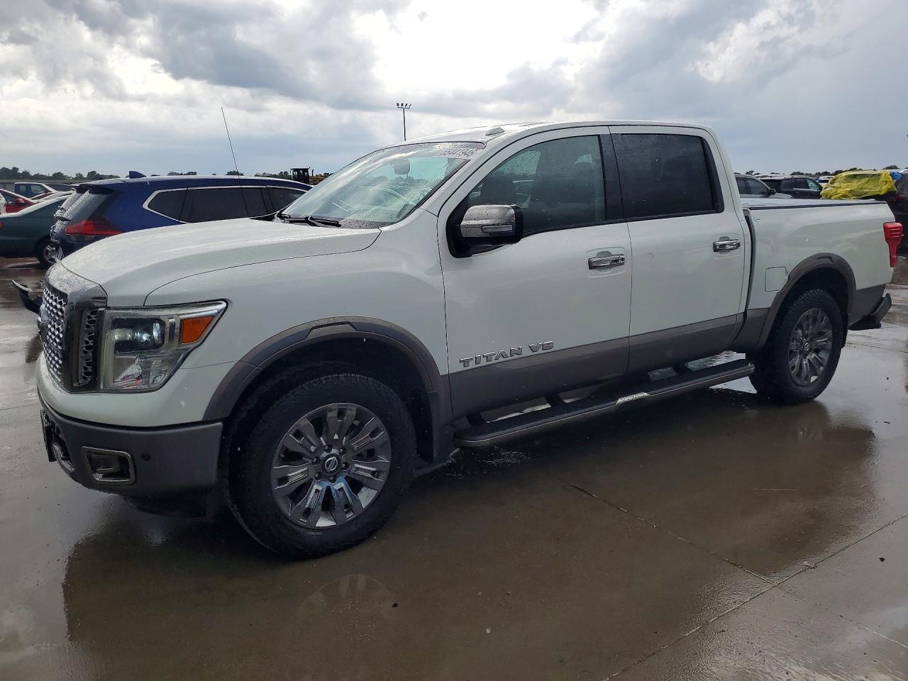 Salvage Nissan Titan Image