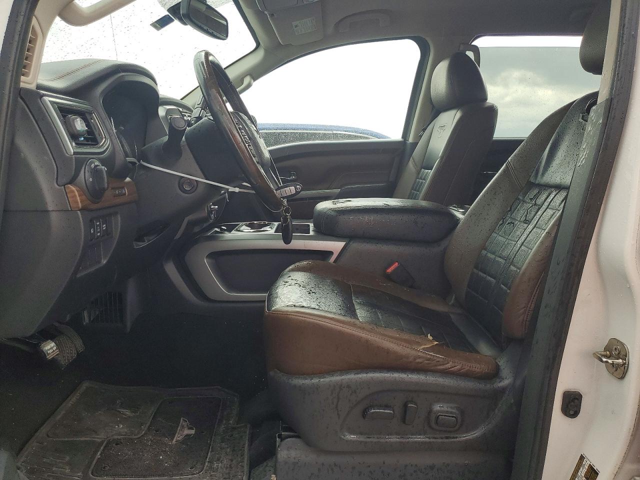 Nissan Titan Platinum Reserve