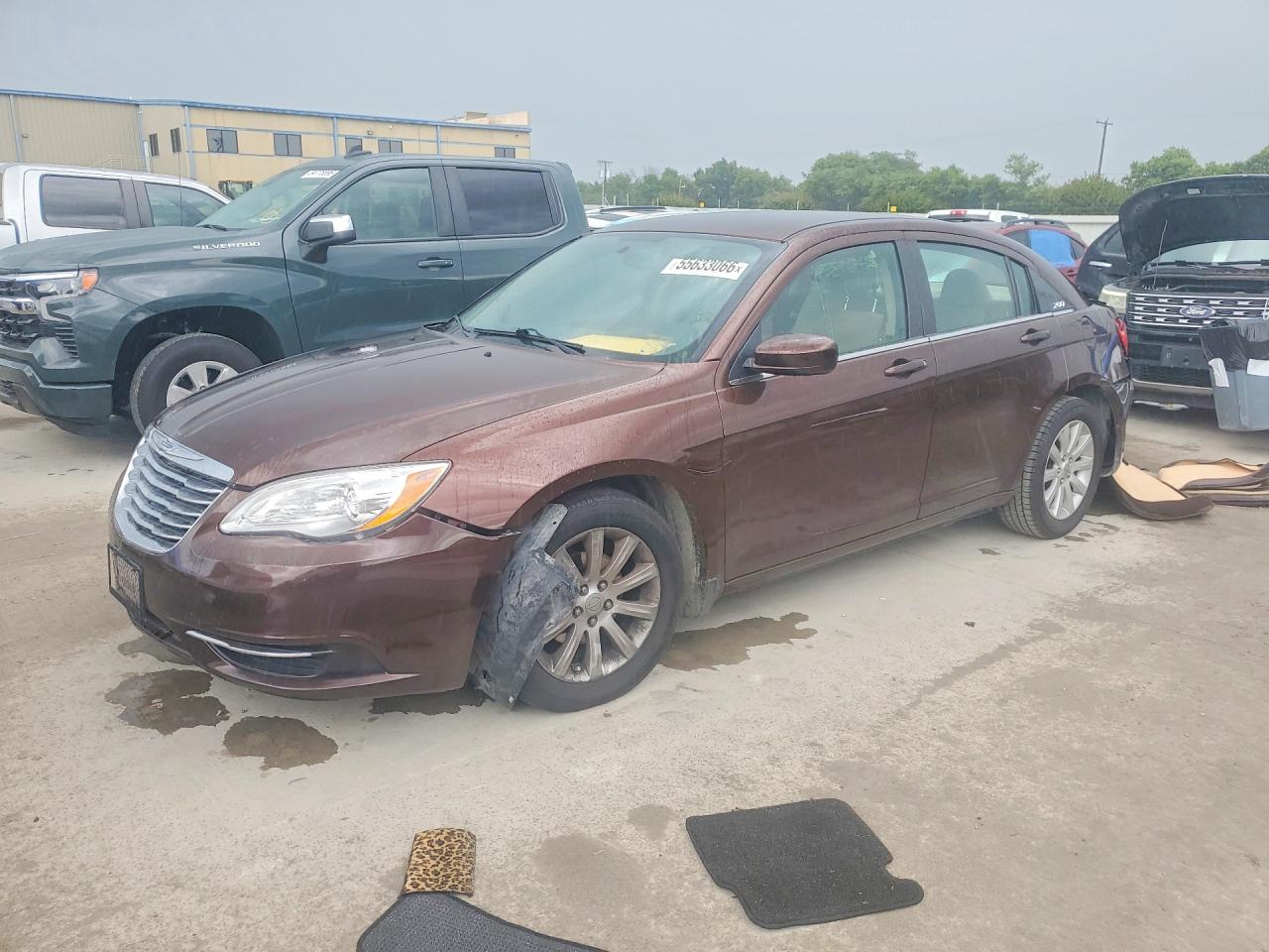 Salvage Chrysler 200 Image