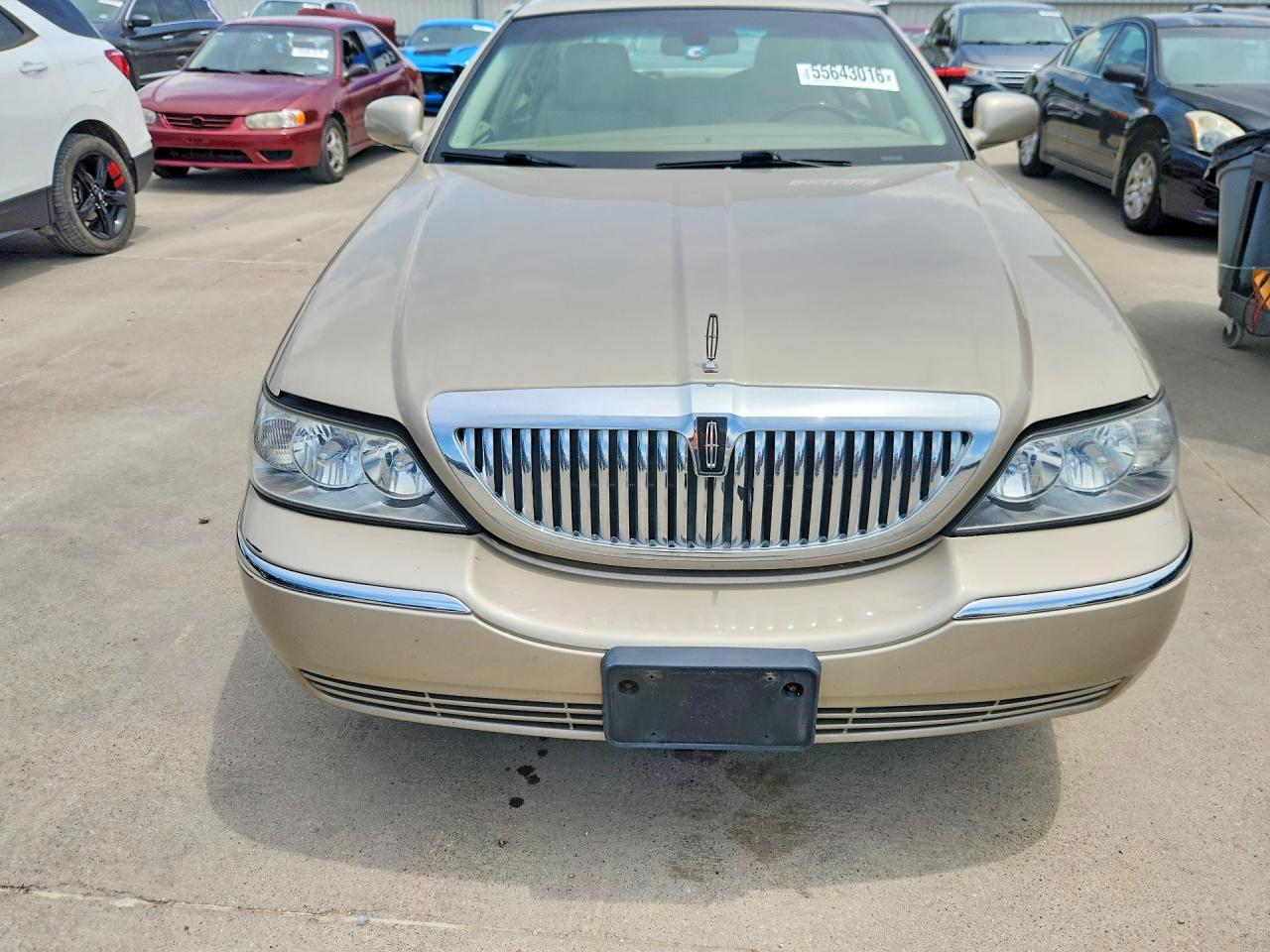 Lincoln Towncar Signature Limited