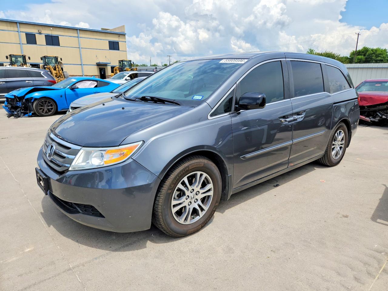 Salvage Honda Odyssey Image