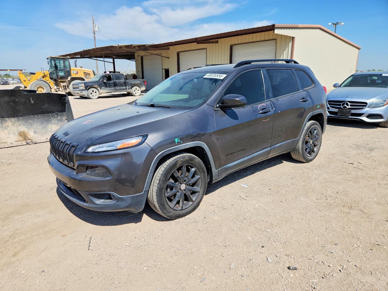 Salvage Jeep Cherokee Image