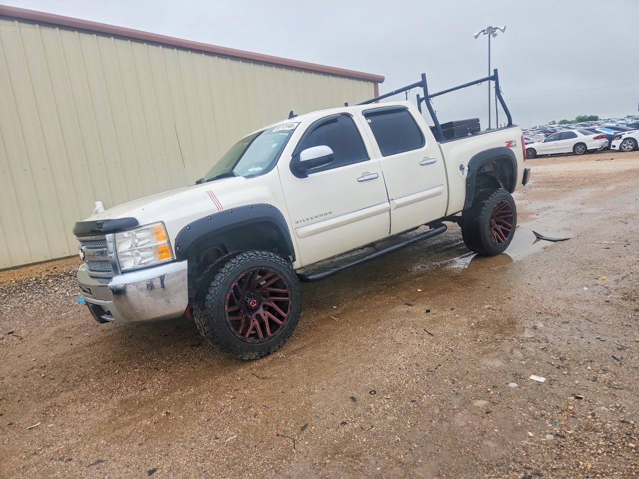 Salvage Chevrolet Silverado Image