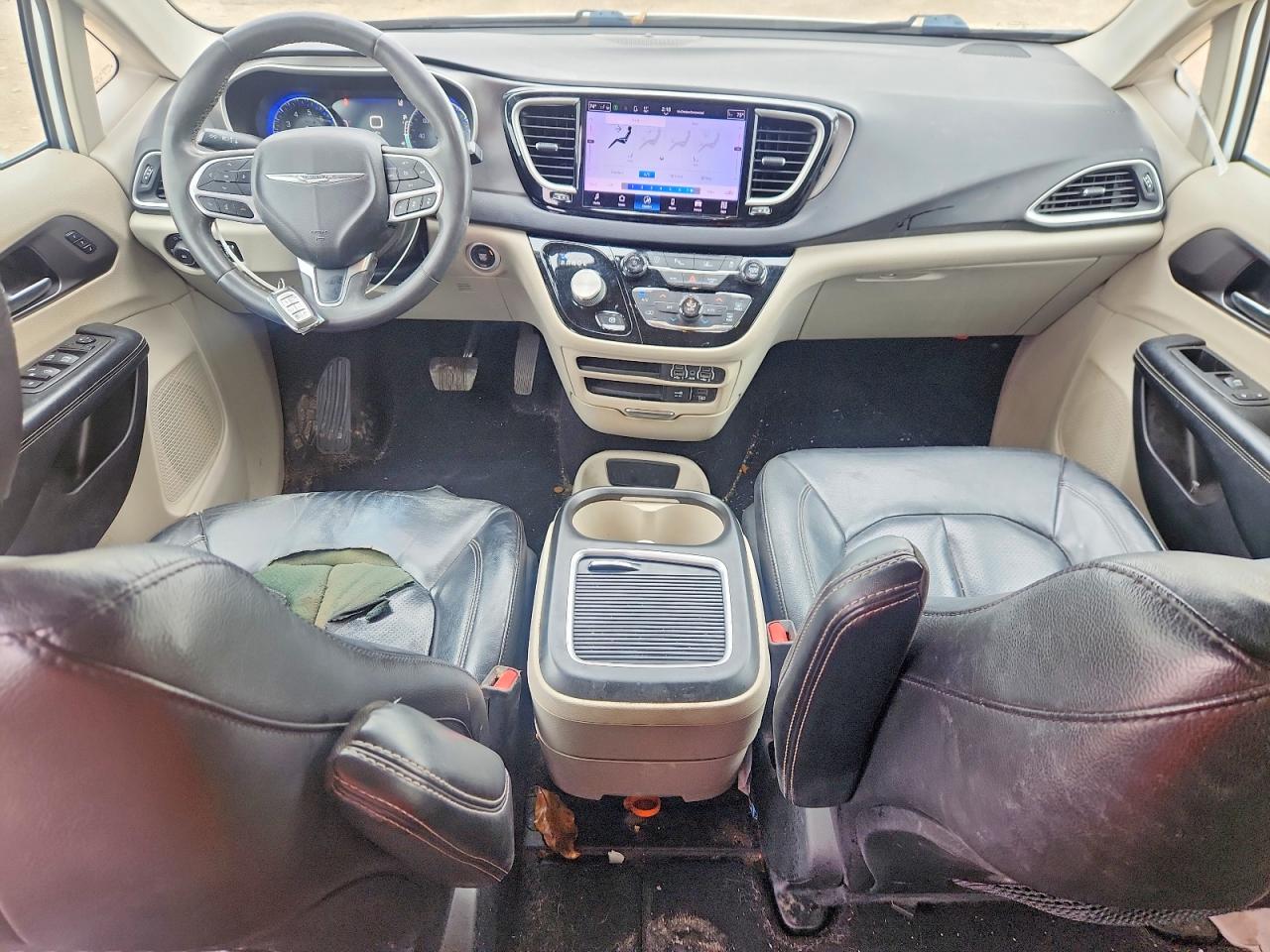 Chrysler Pacifica Touring L