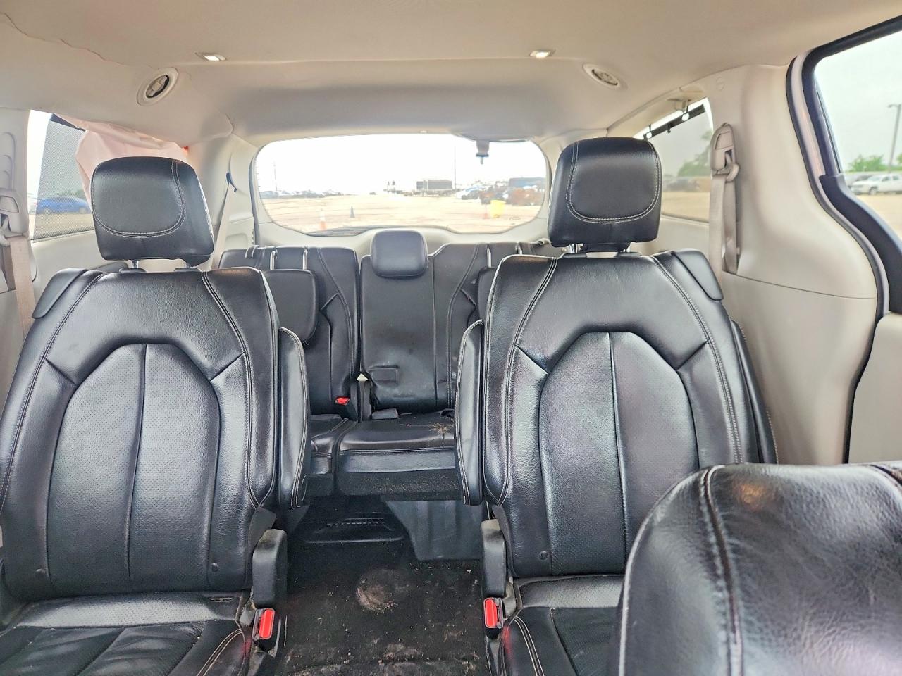Chrysler Pacifica Touring L
