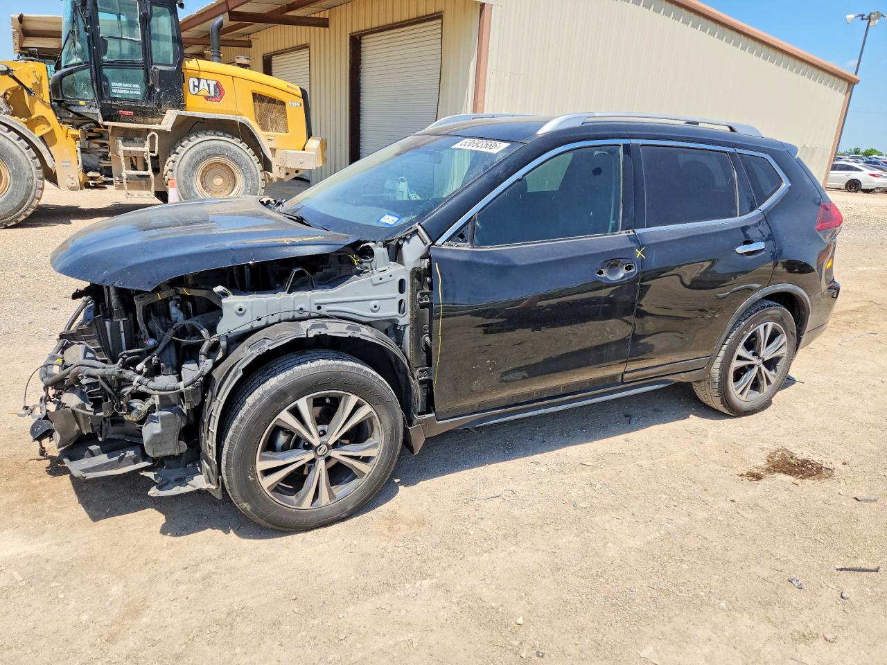 Salvage Nissan Rogue Image