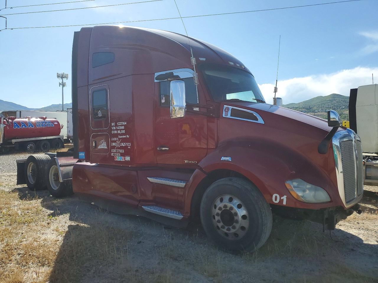 Salvage Kenworth Construction Image