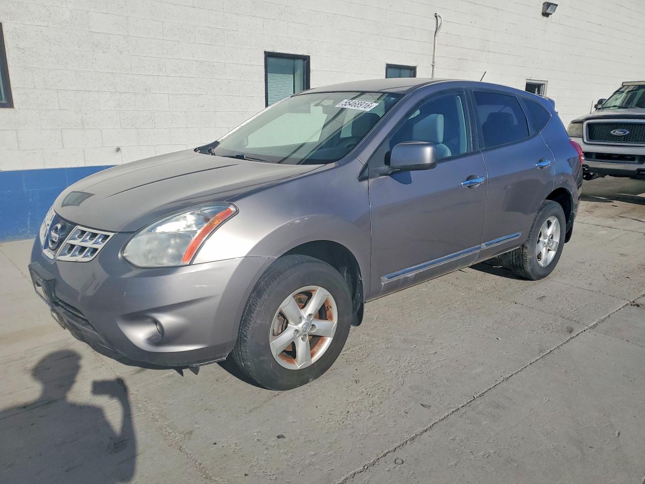 Salvage Nissan Rogue Image
