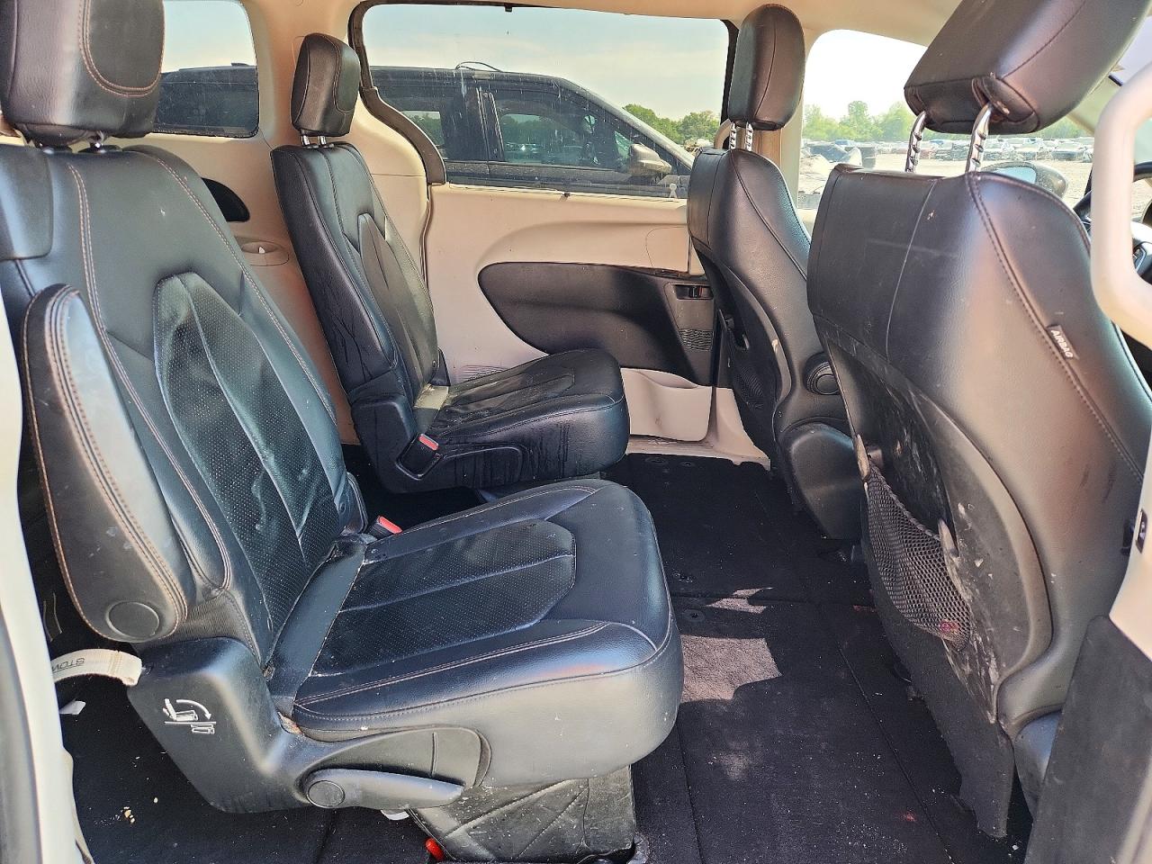 Chrysler Pacifica Touring L