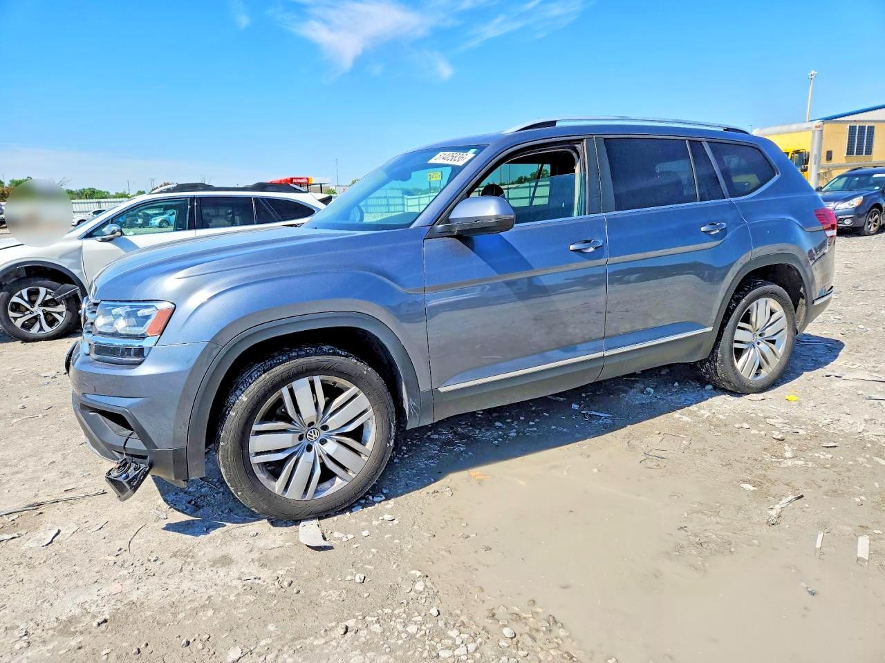 Salvage Volkswagen Atlas Image