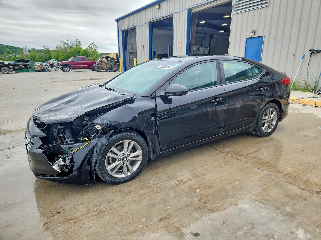 Salvage Hyundai ELANTRA Image