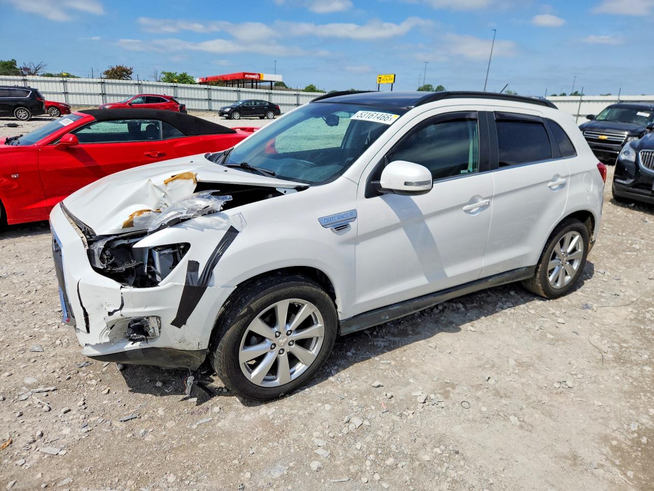 Salvage Mitsubishi Outlander Image