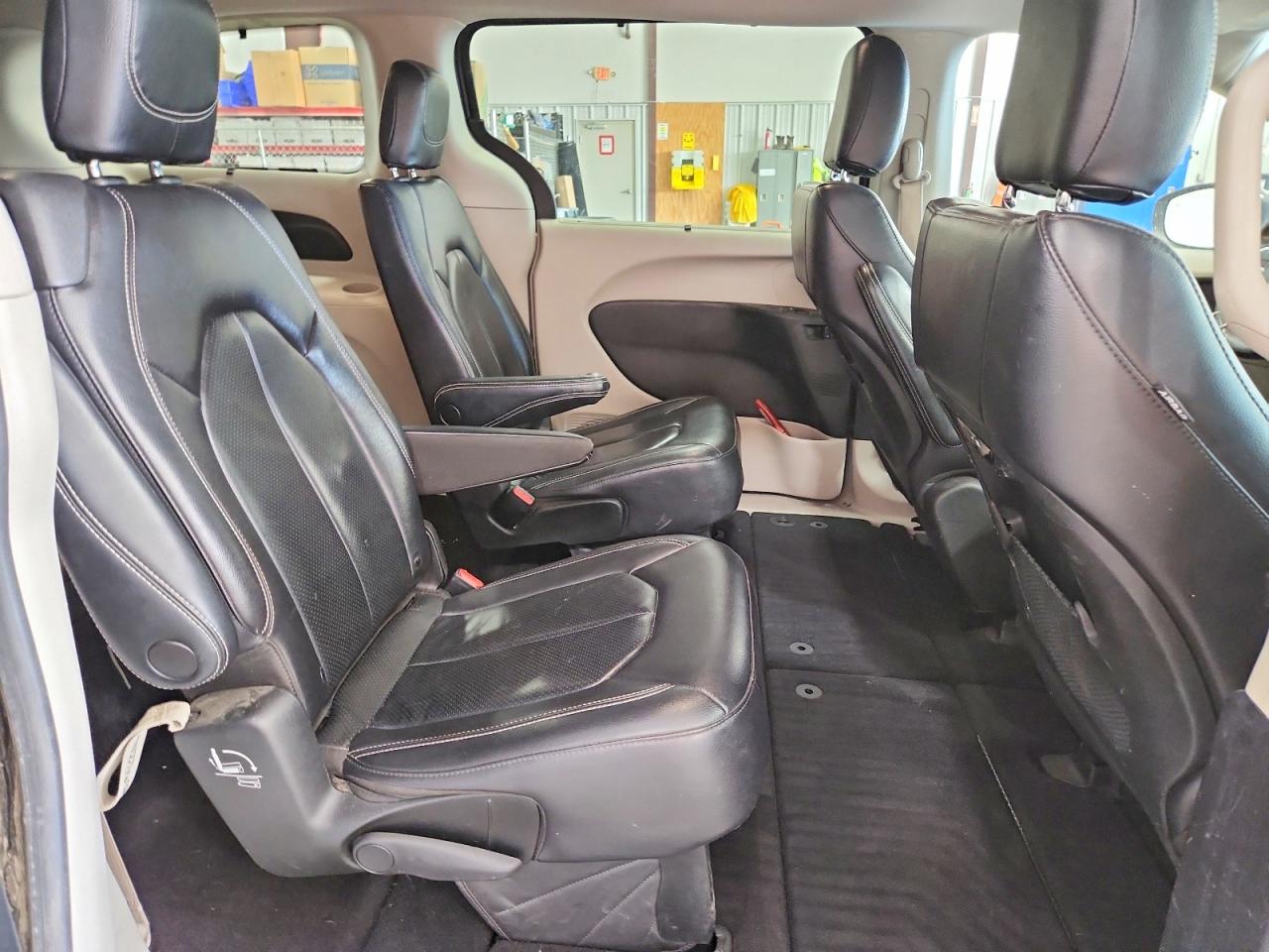 Chrysler Pacifica Touring L