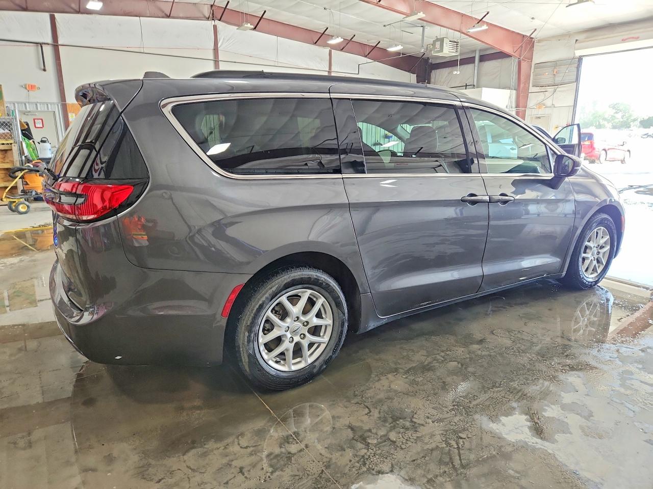 Chrysler Pacifica Touring L
