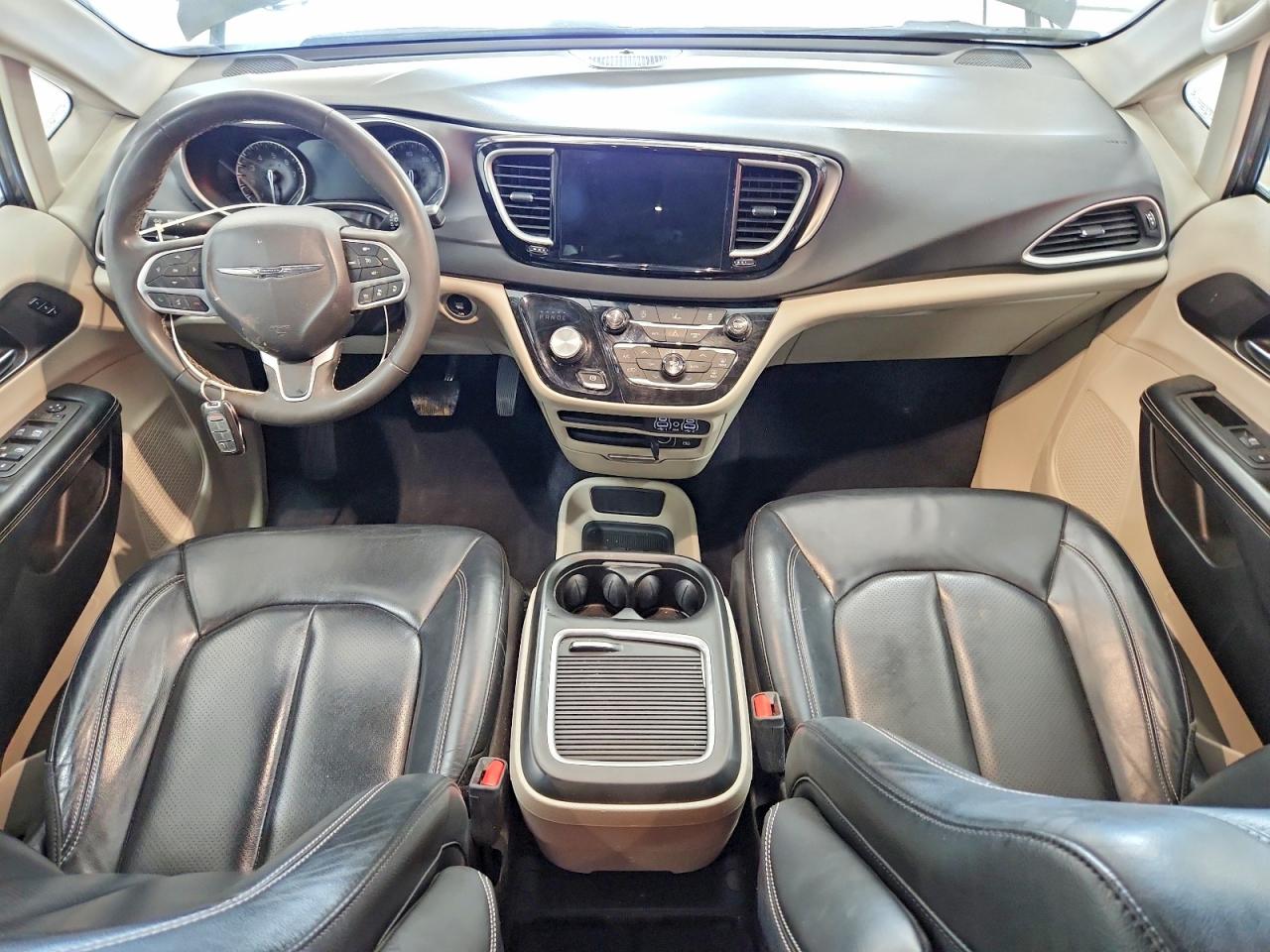 Chrysler Pacifica Touring L
