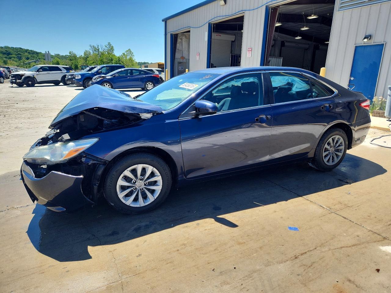 Salvage Toyota Camry Image
