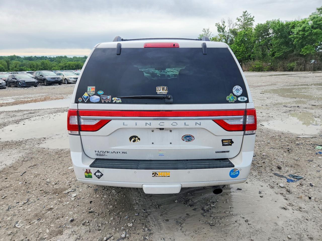 Lincoln Navigator Select