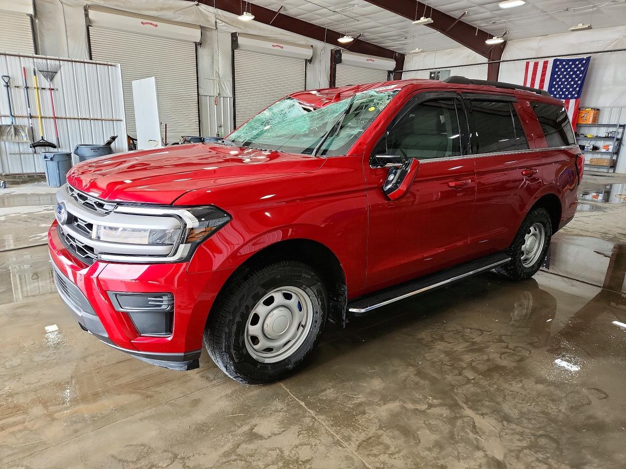 Salvage Ford Expedition Image