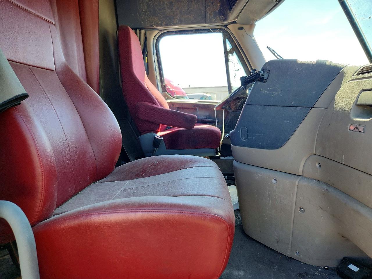 Freigliner Cascadia 125
