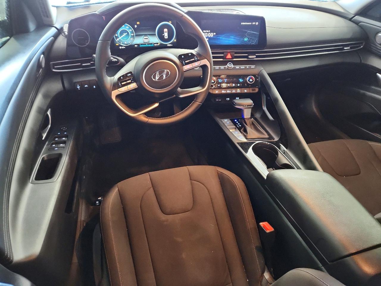 Hyundai ELANTRA Sel