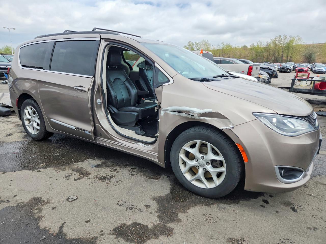 Chrysler Pacifica Touring L