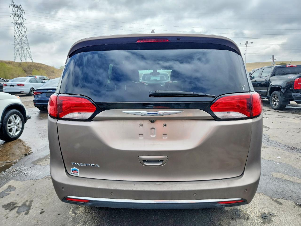 Chrysler Pacifica Touring L