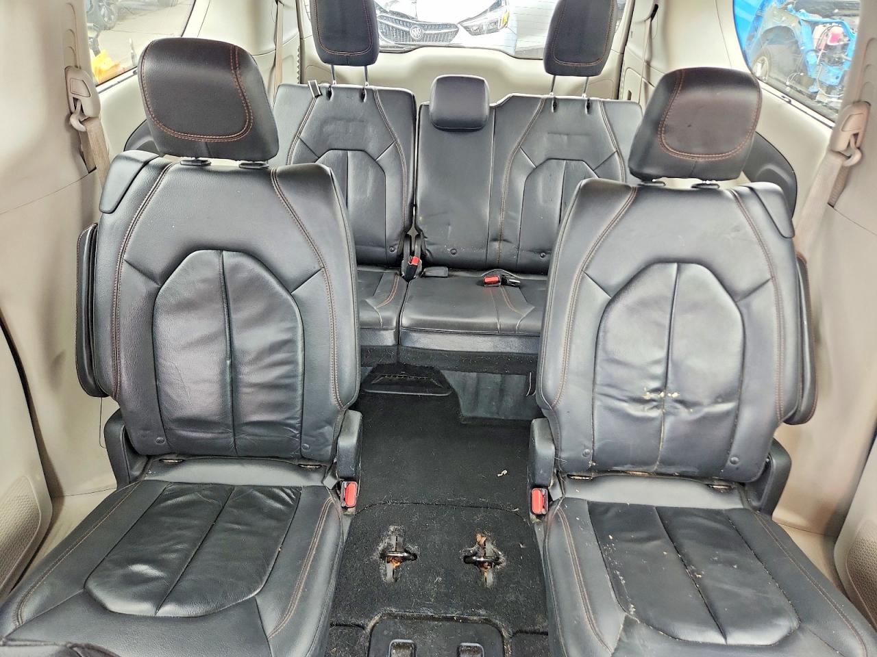 Chrysler Pacifica Touring L