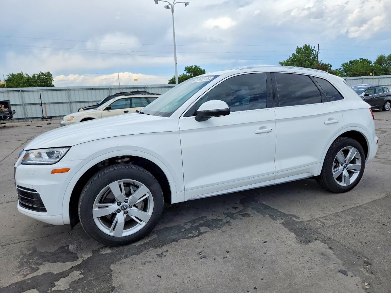 Salvage Audi Q5 Image
