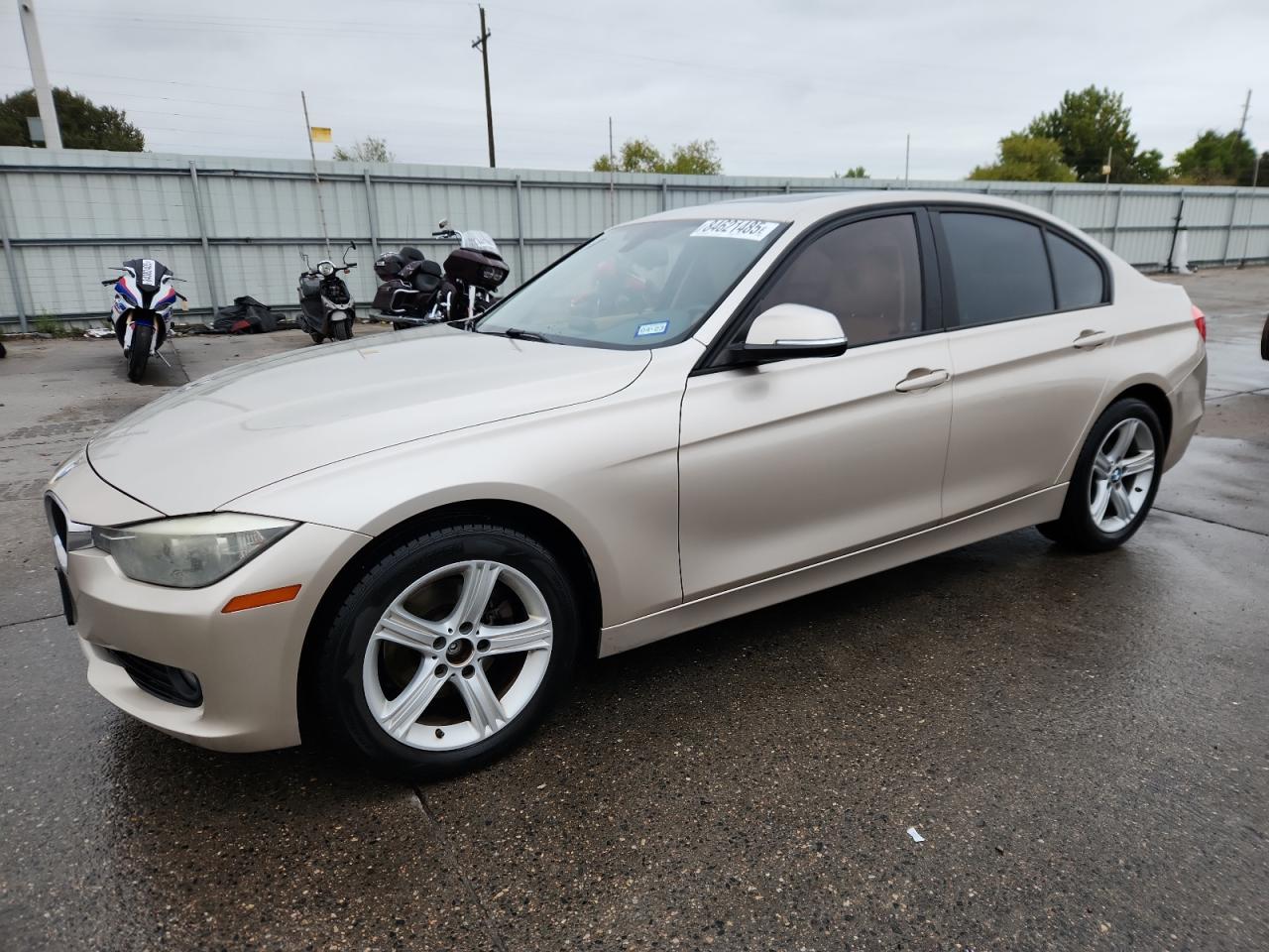 Salvage BMW 3 Series Image