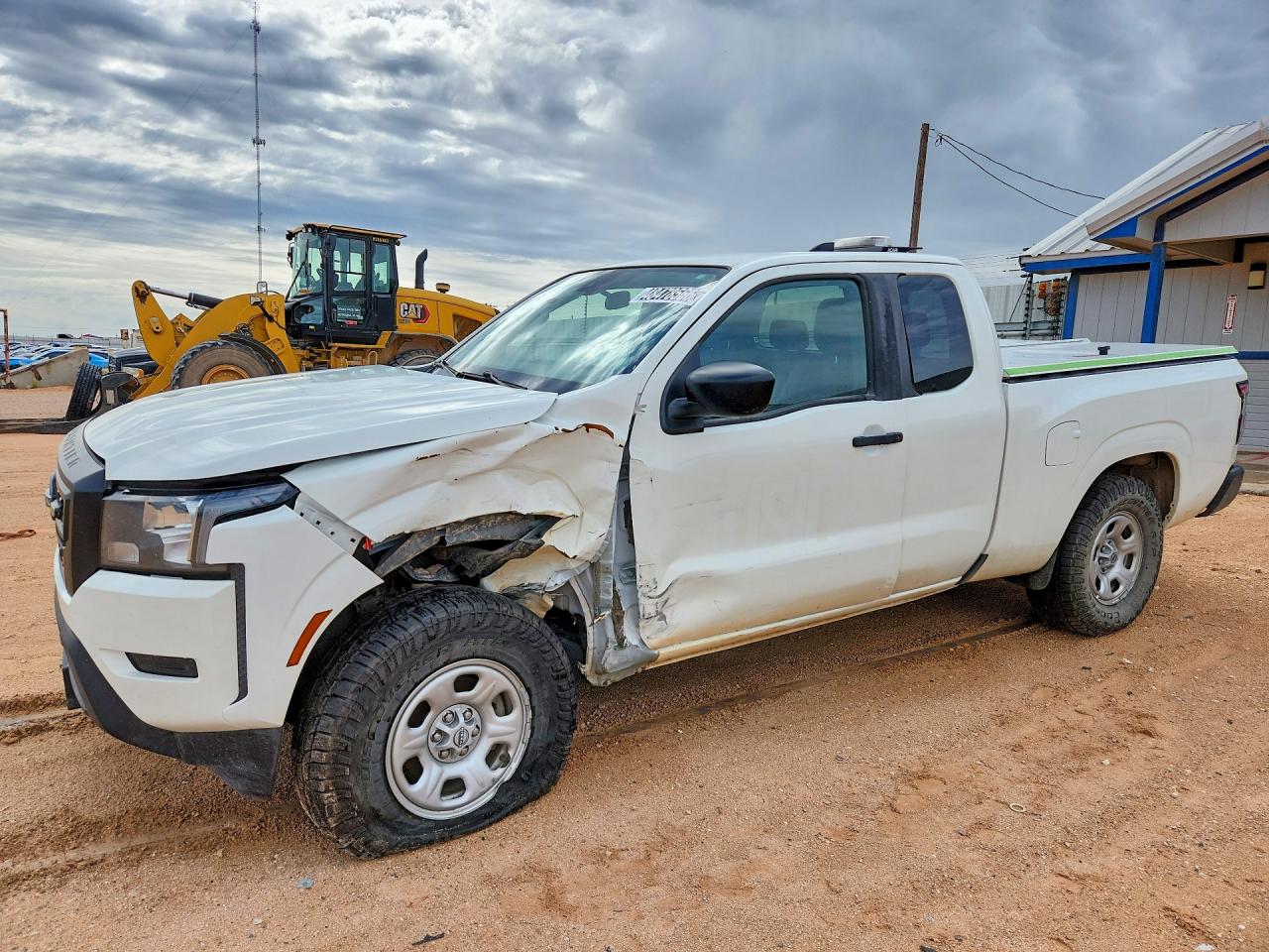 Salvage Nissan Frontier Image