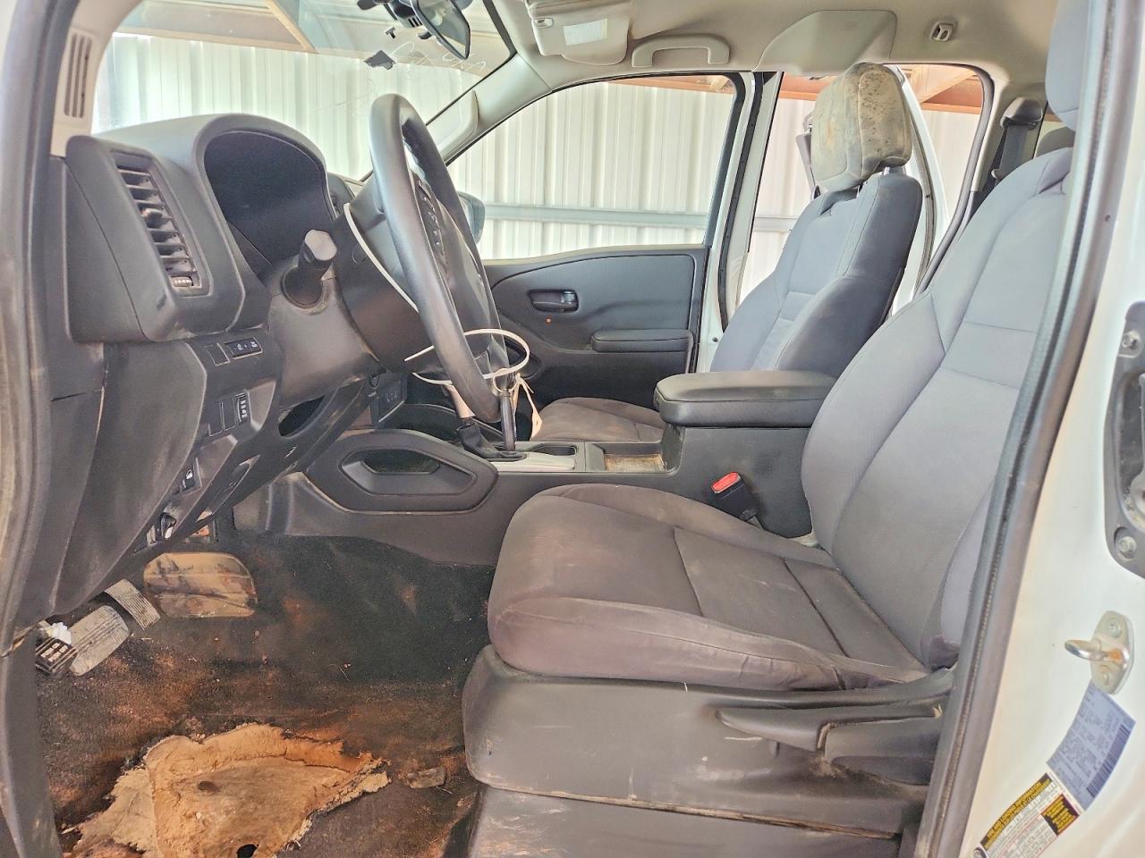 Nissan Frontier S