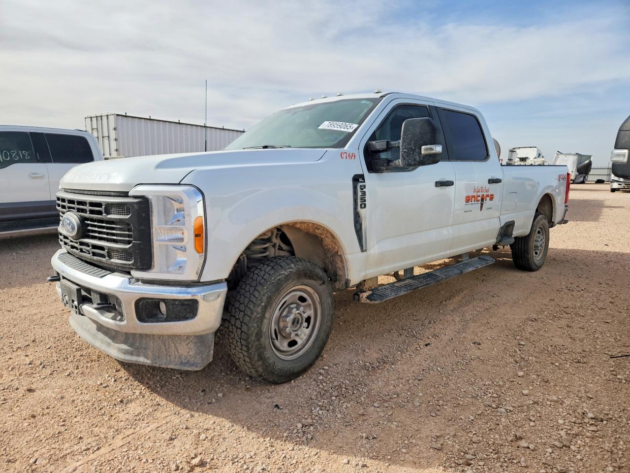 Salvage Ford F-350 Image