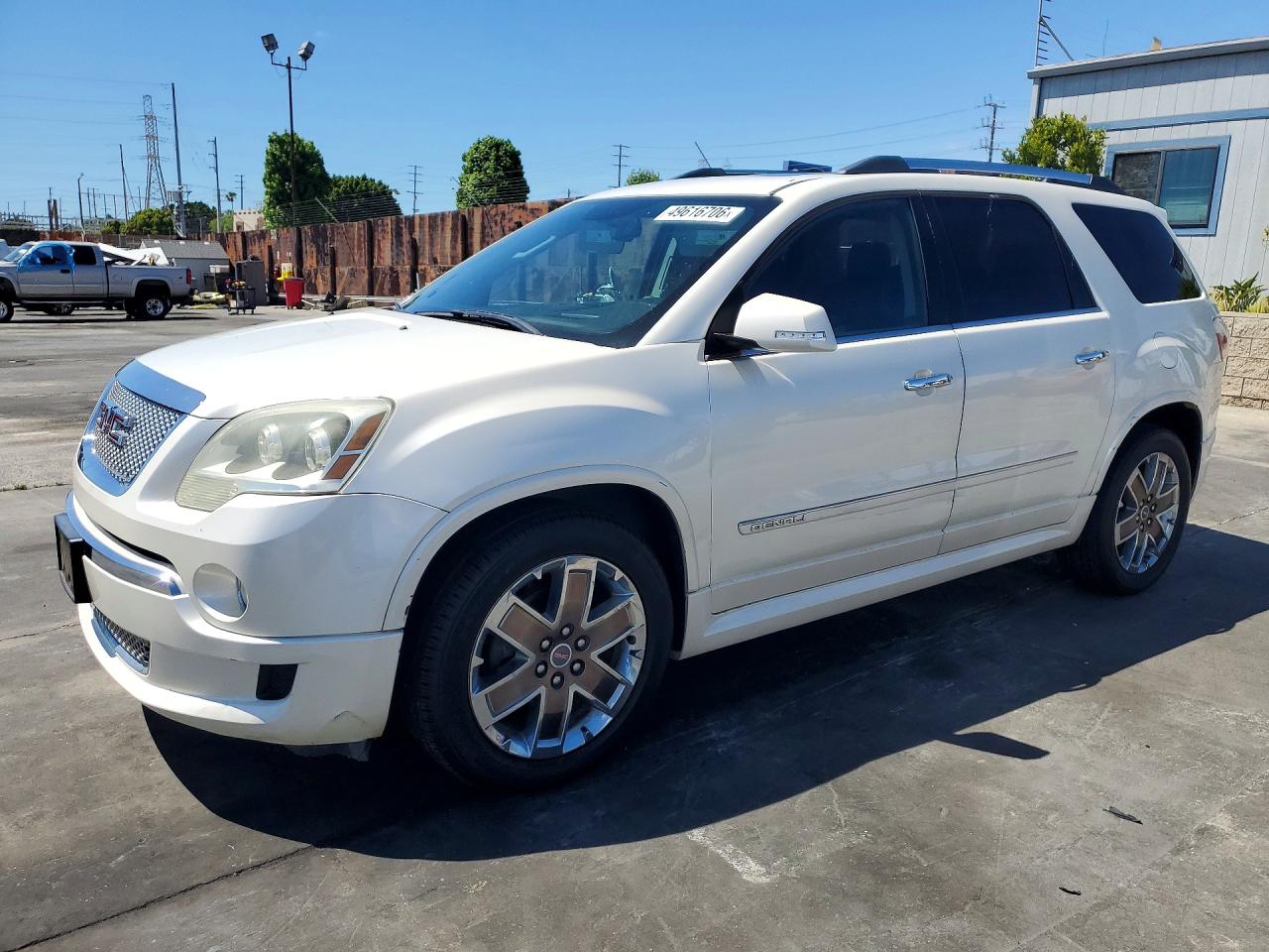 Salvage GMC Acadia Image