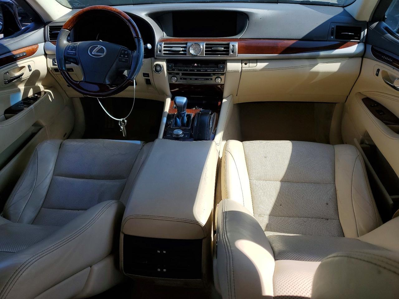 Lexus LS