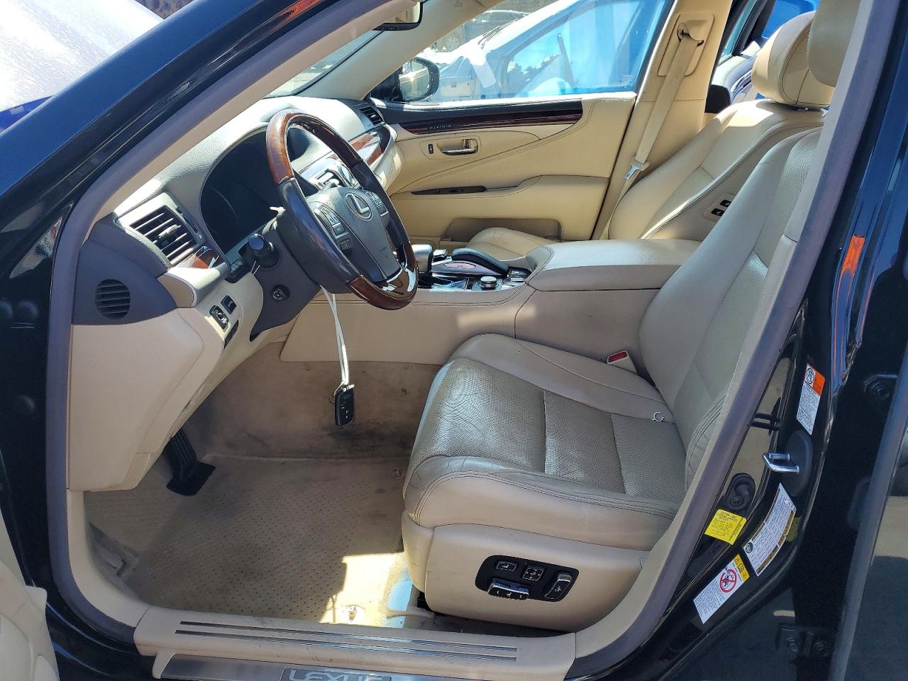 Lexus LS