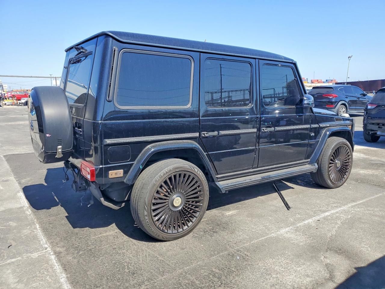 Mercedes-Benz G-Class 550