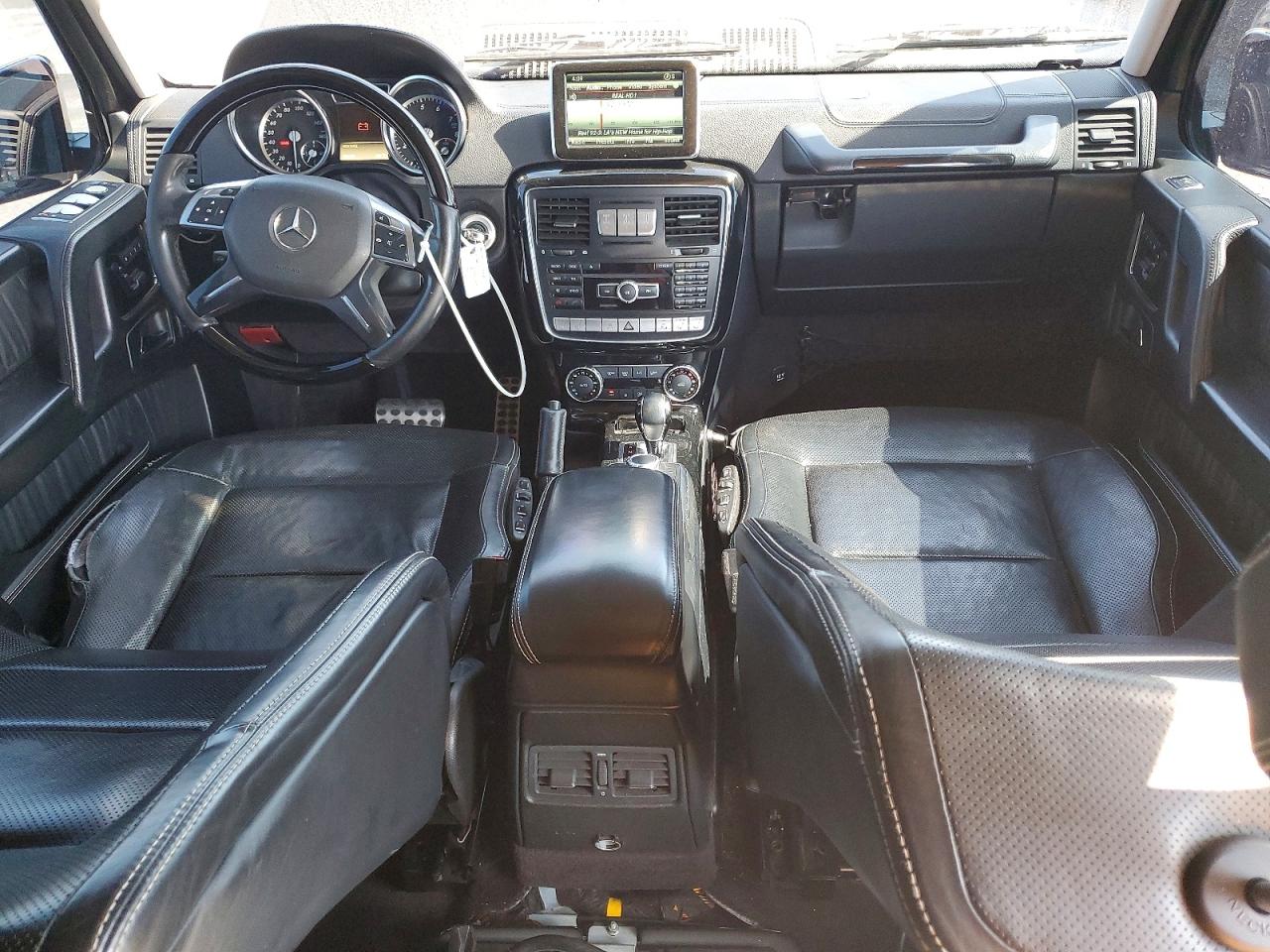 Mercedes-Benz G-Class 550