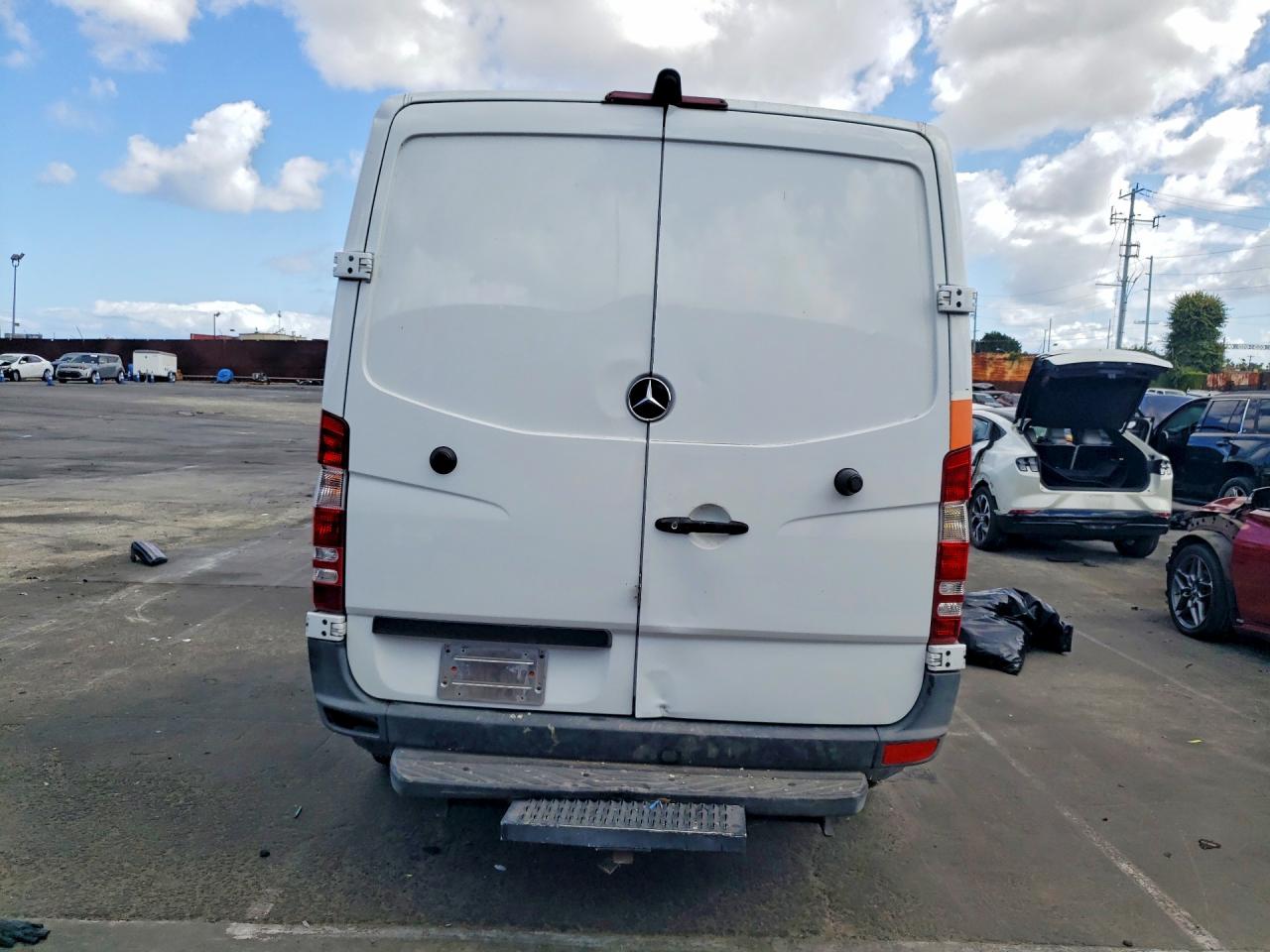Mercedes-Benz Sprinter 2500