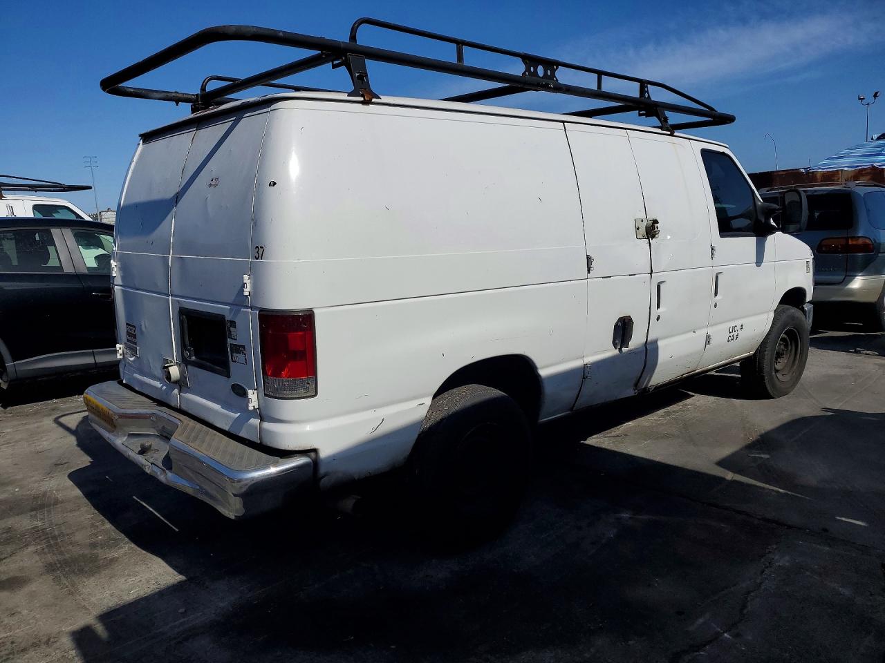 Ford Econoline E350 Super Duty Van