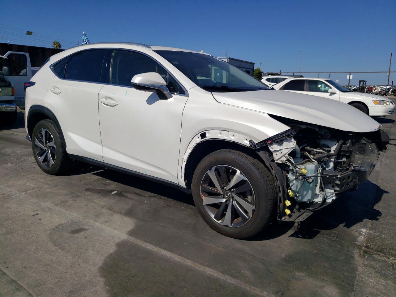 Lexus NX Base