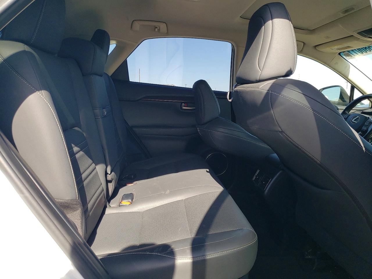 Lexus NX Base
