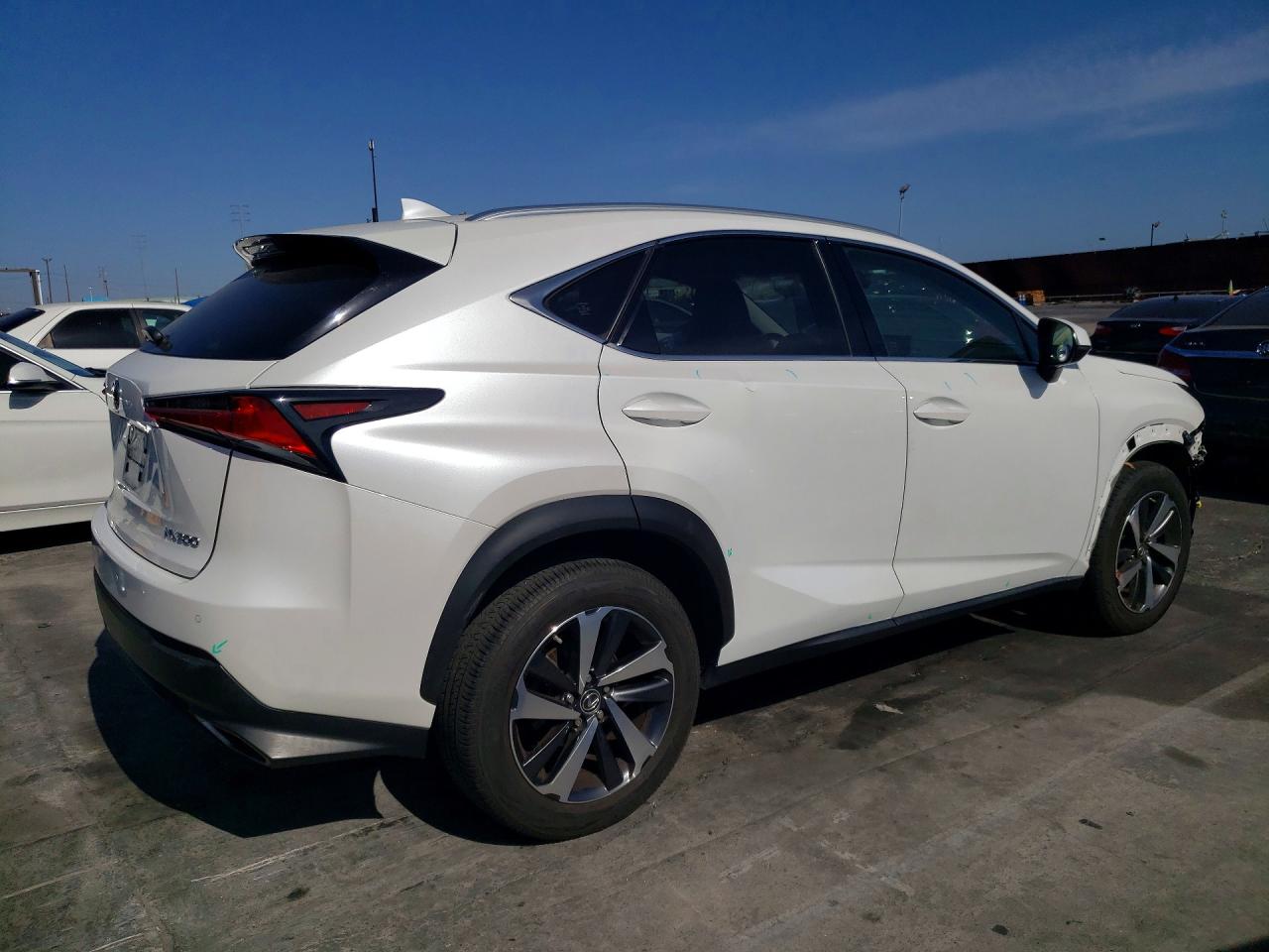 Lexus NX Base